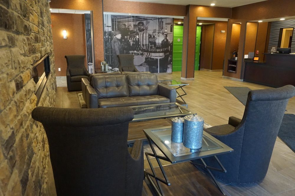 Cobblestone Hotel & Suites - Чиппева-Фолс Екстер'єр фото